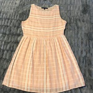 🌸 Cute Pink and white summer Jr dress large